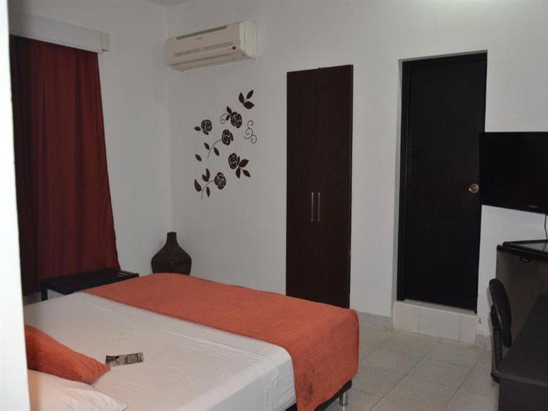 Park Hotel ซันตามาร์ตา ภายนอก รูปภาพ