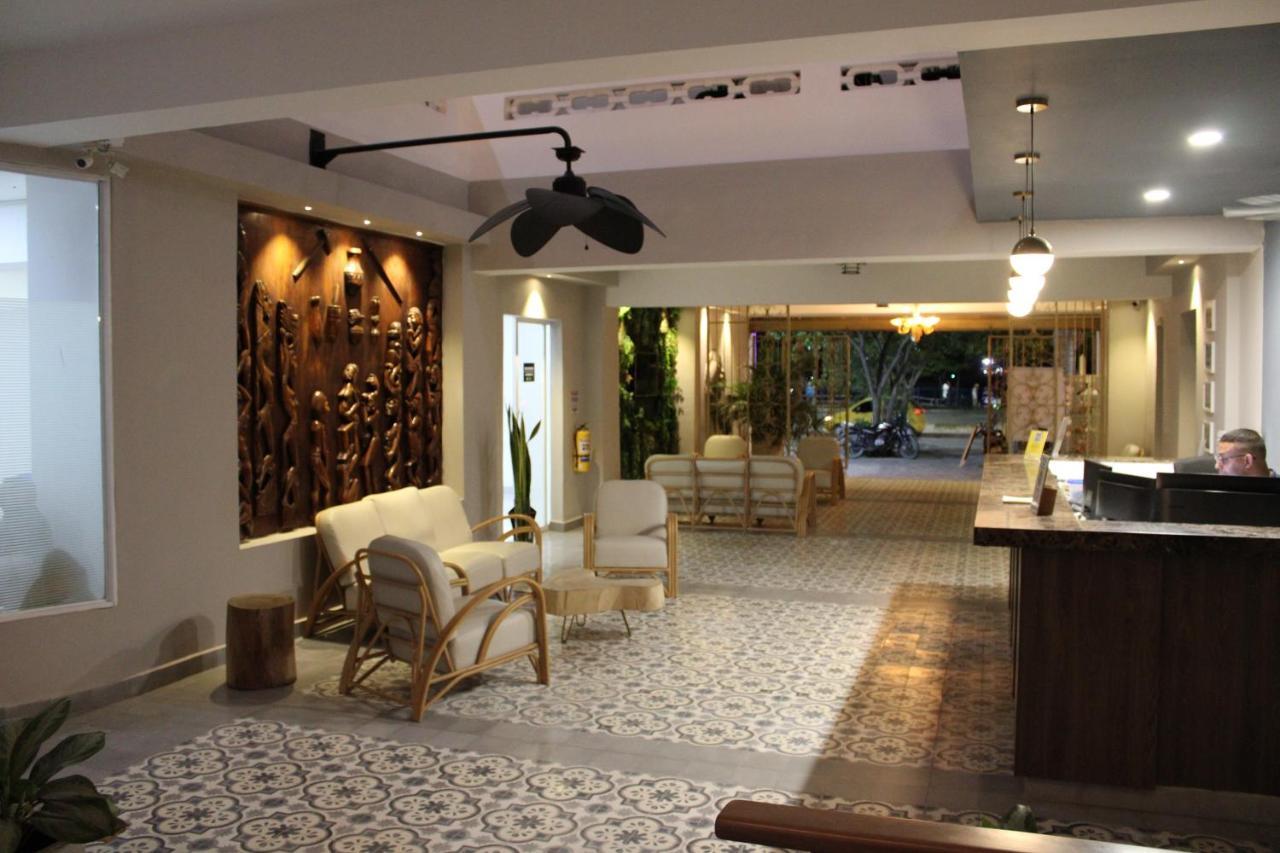 Park Hotel ซันตามาร์ตา ภายนอก รูปภาพ