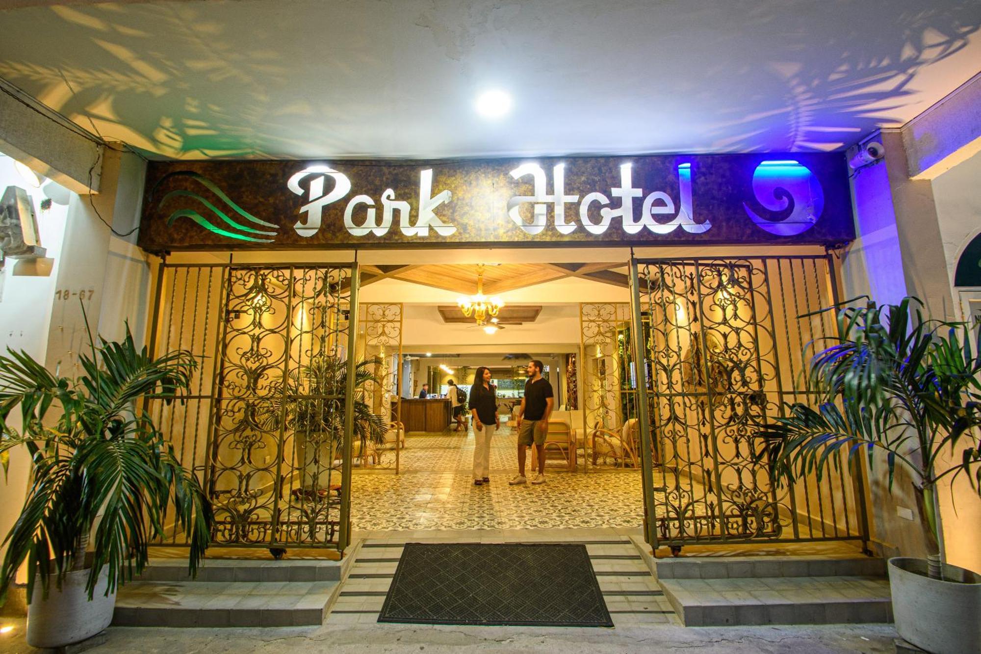 Park Hotel ซันตามาร์ตา ภายนอก รูปภาพ